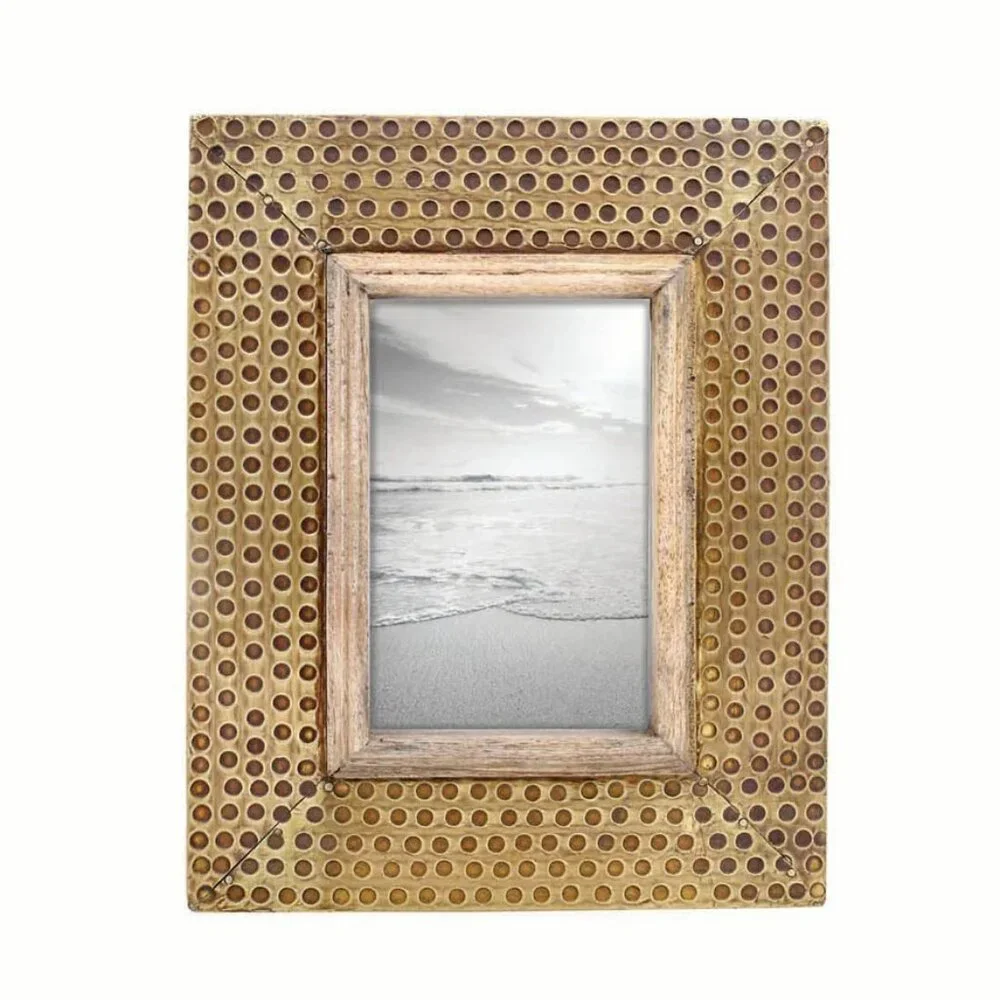 Foreside 4 x 6 Hammered Brass Photo Frame/NWT